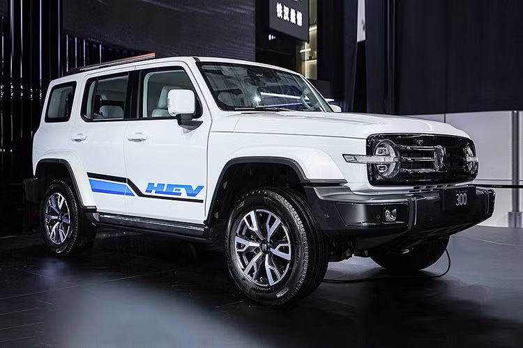 Cuối cùng, về giá thành, để tham khảo mức giá xe Tank 300 2.0T hiện tại trên thị trường là từ 198.800 đến 233.000 nhân dân tệ (tương đương 636 đến 746 triệu đồng).