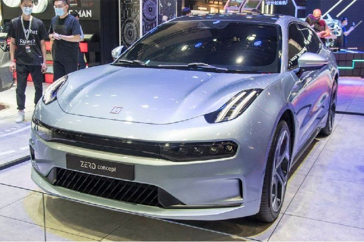 Mẫu xe điện bán chạy nhất ở Trung Quốc trong cả năm 2021 và 2022 là Mini Hongguang do Wuling sản xuất, một phần của liên doanh giữa SAIC Motor và General Motors. Tỷ lệ doanh số bán xe điện mini trong tổng doanh số xe điện ở Trung Quốc đã tăng từ 17,7% vào năm 2019 lên 29,8% vào năm 2021.