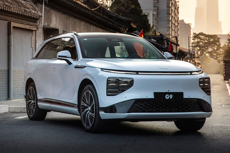 Nhưng tỷ lệ này đã giảm xuống còn 19,3% vào năm 2022 và kỷ nguyên của xe điện mini có thể đang dần kết thúc khi các mô hình lớn hơn trở nên phổ biến hơn đồng thời lại có giá cả phải chăng. Doanh số bán hàng của Hongguang chỉ tăng 13% so với cùng kỳ năm 2022 và trong quý đầu tiên của năm 2023, doanh số bán hàng thực tế đã giảm 26,2% so với cùng kỳ năm ngoái từ 105.227 chiếc xuống 77.701 xe