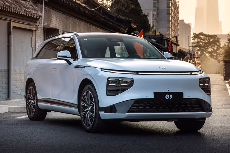 Nhưng tỷ lệ này đã giảm xuống còn 19,3% vào năm 2022 và kỷ nguyên của xe điện mini có thể đang dần kết thúc khi các mô hình lớn hơn trở nên phổ biến hơn đồng thời lại có giá cả phải chăng. Doanh số bán hàng của Hongguang chỉ tăng 13% so với cùng kỳ năm 2022 và trong quý đầu tiên của năm 2023, doanh số bán hàng thực tế đã giảm 26,2% so với cùng kỳ năm ngoái từ 105.227 chiếc xuống 77.701 xe