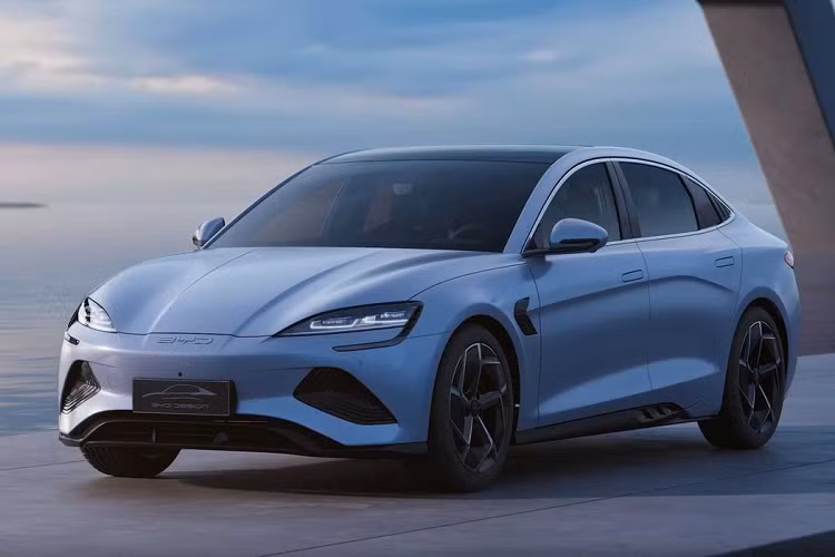 Tuy nhiên, có thể có nhiều thị trường hứa hẹn hơn cho xe điện cỡ nhỏ của Trung Quốc như ở Châu Âu, Châu Á và các nước đang phát triển. SAIC-GM-Wuling đang có kế hoạch chuẩn bị tăng xuất khẩu xe điện của mình.