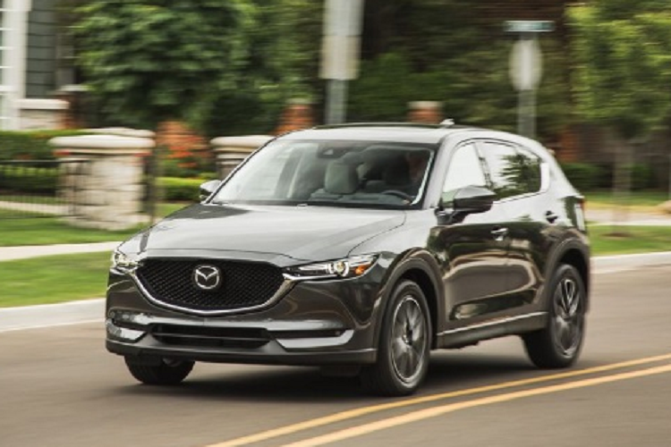 Tuy nhiên, sếp của hãng xe Nhật Bản lại chưa hề có kế hoạch nâng cấp dòng xe này. Hiện ông Wakiie không nói rõ liệu Mazda CX-5 có bị ngừng bán trong tương lai hay không. Tuy nhiên, vào năm 2021, Mazda CX-5 đã được bổ sung phiên bản nâng cấp giữa vòng đời. Chính vì thế, mẫu xe này dự kiến sẽ tiếp tục có mặt trên thị trường trong ít nhất vài năm nữa.