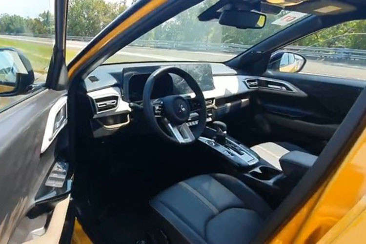 Gói an toàn này ADAS có thể sẽ bao gồm những tính năng như hỗ trợ phanh khẩn cấp tự động, cảnh báo điểm mù, ga tự động thích ứng hay đèn pha thông minh... Từ đó, gia tăng tính cạnh tranh với loạt đối thủ trong cùng phân khúc SUV đô thị cỡ B như Hyundai Creat, KIA Seltos và cả Toyota Yaris Cross vừa "chào sân".