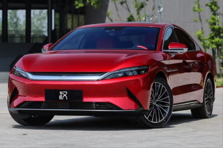 Toyota là hãng xe xếp thứ 3 với doanh số trong 9 tháng qua đạt hơn 1,24 triệu xe, chiếm 8,19% thị phần. Honda cũng là hãng xe bán chạy tại thị trường Trung Quốc. Lũy kế 9 tháng qua, hãng xe Nhật Bản này ghi nhận doanh số đạt 828.000 xe.