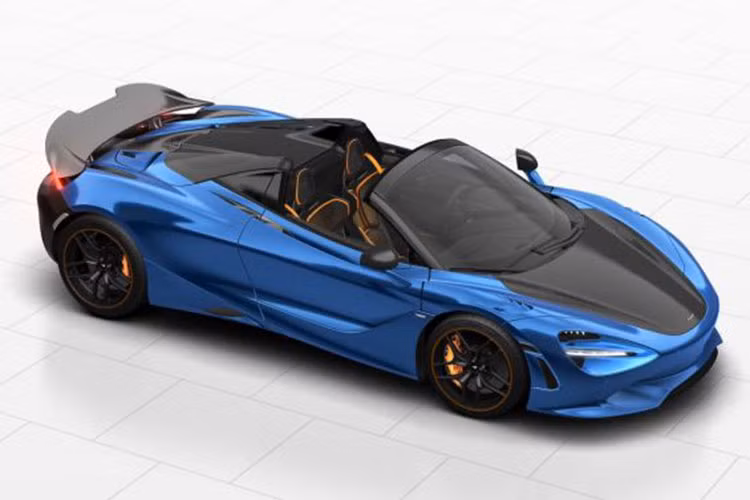 Trọng lượng của McLaren 750S cũng cực thấp, chỉ 1.281 kg trên bản coupe và 1.326 kg trên bản mui trần, khiến nó trở thành siêu xe nhẹ nhất nhưng cũng mạnh nhất đội hình hãng.