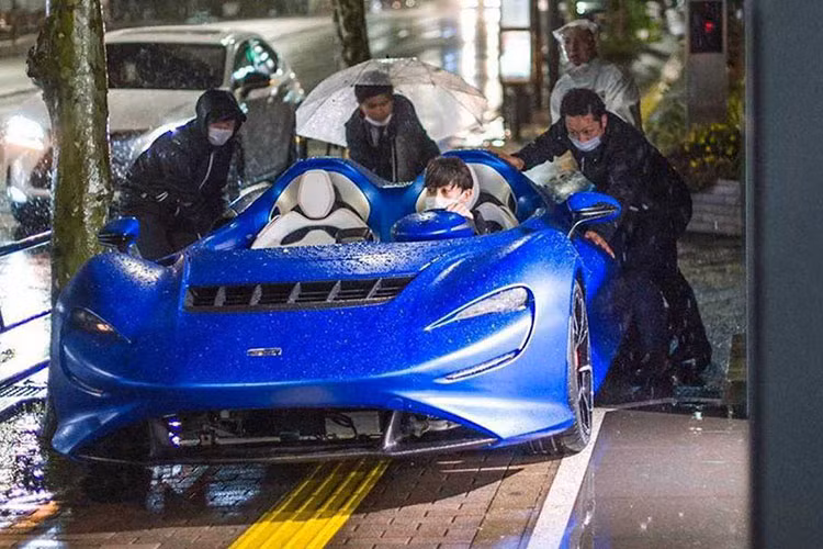 Dai gia choi sieu xe trieu do khong mui co so mua roi?-Hinh-2