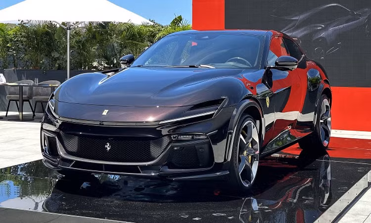 Ferrari khong san xuat them sieu xe, khach muon mua phai cho 3 nam