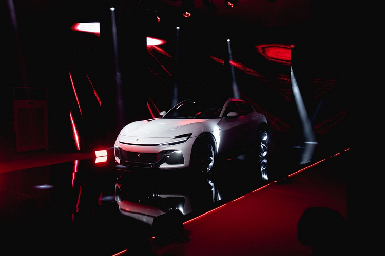 Mới đây đại lý chính thức của Ferrari tại Thái Lan - Cavallino Motors đã giới thiệu siêu xe gầm cao của thương hiệu "ngựa chồm" - Purosangue đầu tiên tại Đông Nam Á, sau đó Ferrari Purosangue 2023 mới sẽ đến Singapore, Indonesia, Malaysia, Philippines, Hàn Quốc và Việt Nam.