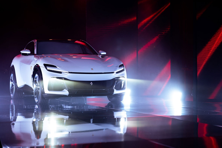 Mức giá xe Ferrari Purosangue tại Thái Lan hiện chưa được công chính thức. Dự kiến mẫu SUV này sẽ sớm có ra mắt tại Việt Nam trong năm nay.
