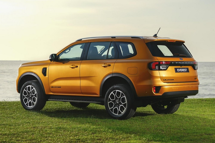 Mẫu xe SUV Ford Everest Wildtrak 2023 đã lần đầu tiên ra mắt ở thị trường New Zealand vào hồi tháng 1 đầu năm nay. Theo kế hoạch, mẫu xe này sẽ được bán tại thị trường Việt Nam vào khoảng tháng 4 năm nay. Hiện các đại lý ở Việt Nam cũng đã bắt đầu nhận cọc dành cho Ford Everest Wildtrak mới.