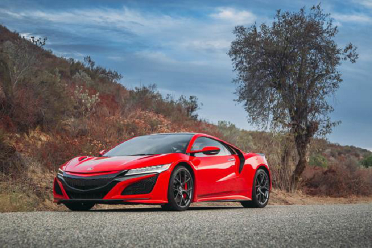 Vào năm 2016, Acura NSX thế hệ thứ 2 mới chính thức trình làng. Tuy nhiên, chỉ 6 năm sau, mẫu xe thể thao này lại tiếp tục khi "khai tử".