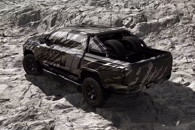 Tổng kết năm 2022, Triton là mẫu xe bán chạy thứ 2 tại phân khúc xe bán tải với doanh số 4.789 xe, xếp trên Mazda BT-50 (758 xe) và Isuzu D-Max (757 xe) nhưng đứng dưới Ford Ranger với 16.477 xe.