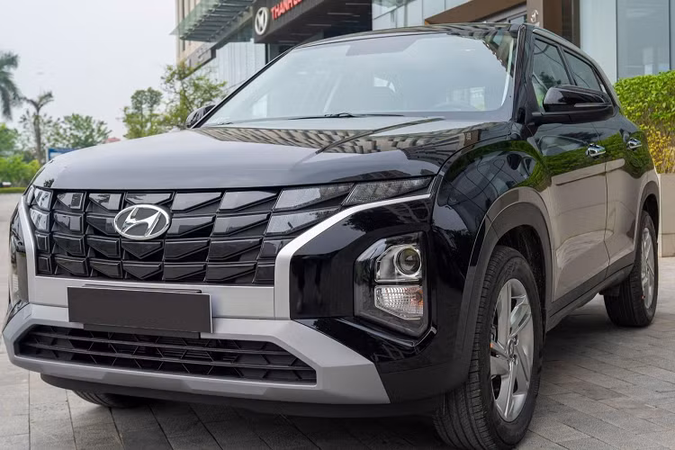 Sang năm 2023, Hyundai Creta vẫn chiếm trọn tình cảm của người dùng khi liên tục đứng trong bảng xếp hạng những xe bán chạy. Trong tháng 2, Creta bán được tới 1.027 xe, trong khi đối thủ Kia Seltos chỉ đạt doanh số 367 chiếc.
