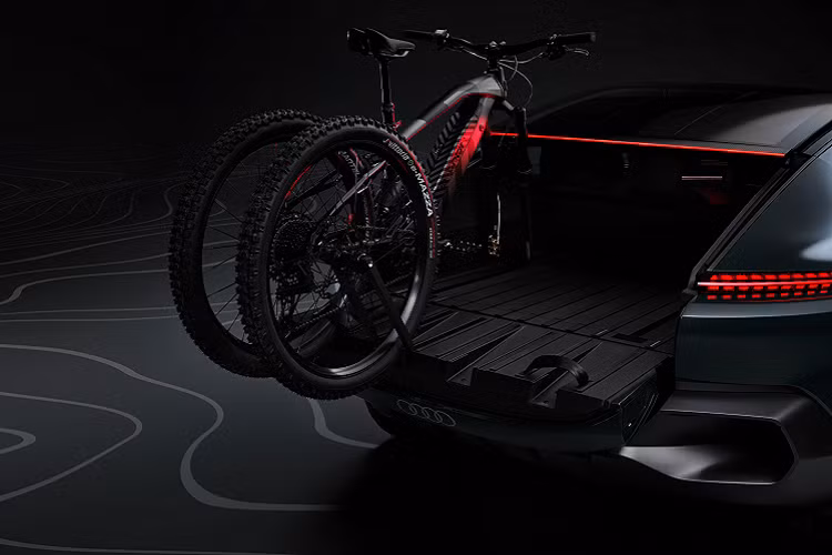 Kích thước của Audi Activesphere chạy điện mới sở hữu chiều dài 4,98 m, rộng 2,07 m và cao 1,60 m, thông số to lớn giúp Audi Activesphere concept trở thành mẫu xe thuộc phân khúc cao cấp. Chiều dài cơ sở 2,97 m mang lại không gian rộng rãi và duỗi chân tối đa.