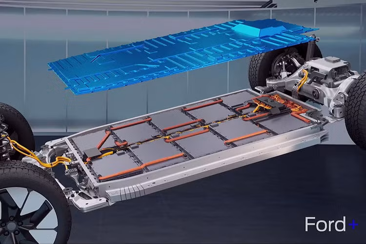 Hãng xe Ford đã có kế hoạch đầu tư mạnh vào điện hóa với thông báo về khoản tiền hơn 30 tỷ USD tính đến hết 2025. Trước đây, Ford từng cam kết rót 22 tỷ USD vào điện hóa.