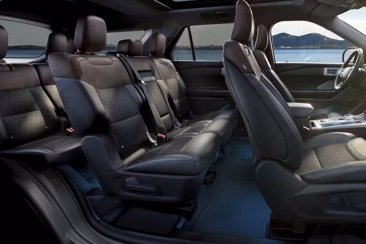 Phiên bản Ford Explorer chạy điện mới này sẽ đi vào lắp ráp tại nhà máy Oakville, Canada vào năm 2024. Xe sẽ sử dụng khung gầm mới, tối ưu tốt nhất cho hệ truyền động dạng này.