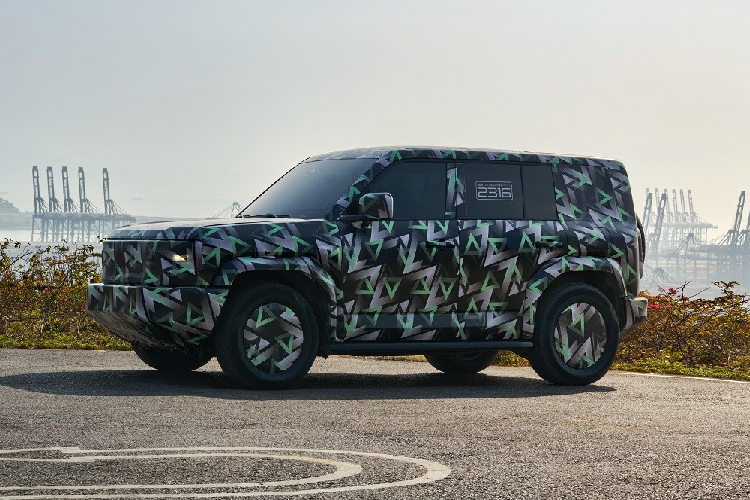 Tin đồn cho biết BYD Fang Cheng Bao SF có thể chạy được 1.200 km sau khi đổ đầy bình xăng và sạc đầy pin. Công suất tối đa của xe sẽ vượt quá con số 500 kW (khoảng 670 mã lực). Ngoài ra, xe còn được trang bị hệ thống kiểm soát thân xe thông minh BYD Yuncar và khóa vi sai trước/sau.