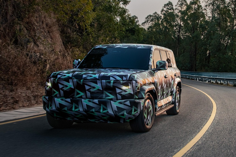 Theo kế hoạch, mẫu xe này sẽ chính thức ra mắt tại thị trường Trung Quốc trong tháng 6/2023. Trước thời điểm ra mắt, BYD Fang Cheng Bao SF đã liên tục xuất hiện trên đường phố Trung Quốc trong tình trạng ngụy trang kín mít.