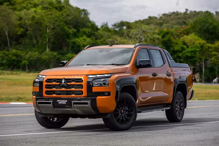 Mitsubishi Triton 2024 nang cap them phanh dia sau, dong ho ky thuat so-Hinh-2