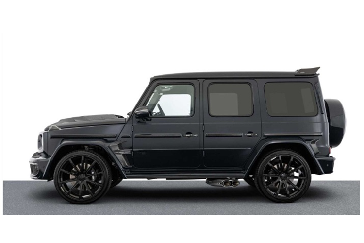 Ngoài ra, khu vực viền lưới tản nhiệt, hốc bánh trước và sau, ốp bảo vệ cửa với logo Brabus, cánh gió khí động học cỡ lớn, ống xả… đều được thay thế bằng vật liệu làm từ sợi carbon.