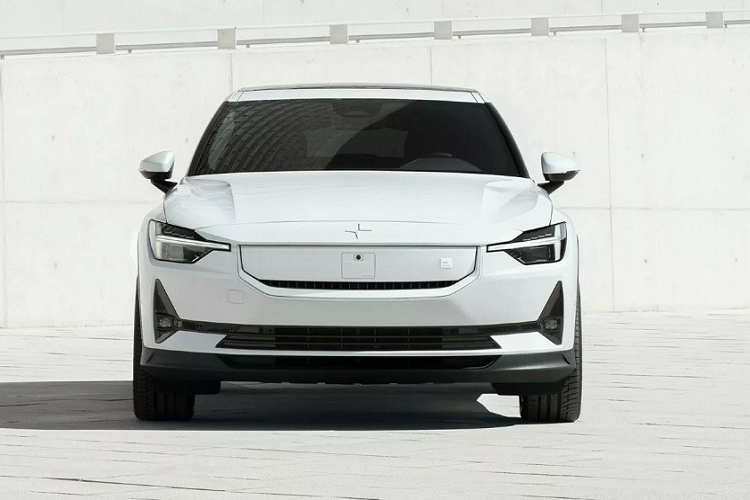 Ở phiên bản dẫn động 4 bánh toàn thời gian AWD, Polestar 2 2024 được trang bị 2 mô-tơ điện. Mô-tơ điện nằm trên cầu sau của xe giống với loại dùng cho Polestar 2 2024 bản tiêu chuẩn. Trong khi đó, mô-tơ điện nằm trên cầu trước của xe có thể ngắt hoàn toàn nếu không cần dùng đến. Tổng cộng, Polestar 2 2024 phiên bản AWD sở hữu công suất tối đa 416 mã lực và mô-men xoắn cực đại 740 Nm. So với phiên bản cũ, Polestar 2 AWD 2024 mạnh hơn 13 mã lực và 80 Nm.