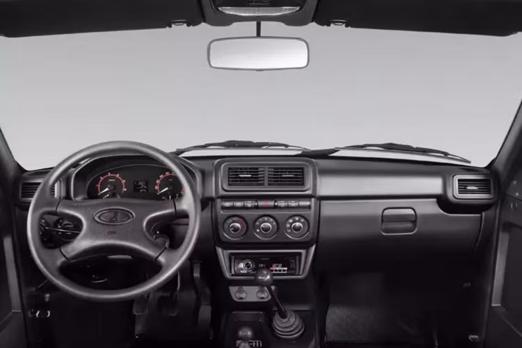 Hệ thống ABS của dòng xe này do nhà máy Pegasus ở Kostroma, Nga, sản xuất. Tuy nhiên, trên thực tế thì hệ thống này có nguồn gốc từ Trung Quốc. Được biết, đây không phải là nâng cấp duy nhất của Lada Niva Legend 2024. Bên cạnh đó, mẫu xe với kiểu dáng cổ điển này còn được trang bị động cơ đáp ứng tiêu chuẩn khí thải Euro 5.