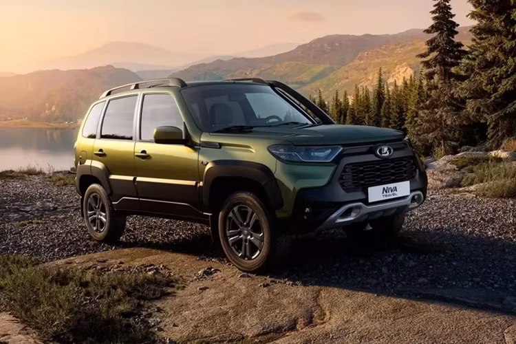 Đến năm 2016, tiêu chuẩn khí thải Euro 6 được áp dụng. Dự kiến, vào năm 2025, tiêu chuẩn khí thải Euro 7 sẽ bắt đầu có hiệu lực. Những thay đổi trên khiến giá xe Lada Niva Legend 2024 tăng từ 829.900 Ruble (khoảng 218 triệu đồng) lên 927.500 Ruble (244 triệu đồng).