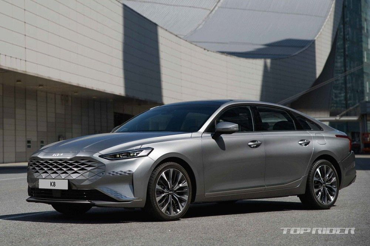 Theo đó, Kia K8 thế hệ mới bị bắt gặp tại trung tâm đăng kiểm khí thải ở Hà Nội với phần đầu và đuôi xe được ngụy trang kín. Hiện chưa rõ nguồn gốc nhập khẩu của chiếc xe này. Trong khi đó, THACO Auto - Đơn vị phân phối Kia tại Việt Nam, cũng chưa từng đưa ra thông báo nào về việc có đưa Kia K8 về nước hay không.