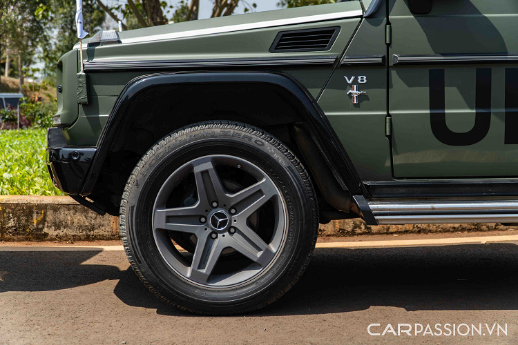 Khi được ra mắt tại Việt Nam ở triển lãm 2015, G 500 Edition 35 có tông màu ngoại thất trắng Mystic Designo. Lưới tản nhiệt mạ crom bóng, cản trước và sau cùng với nẹp hông cửa được sơn màu đen bóng.