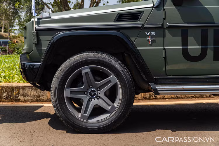 Khi được ra mắt tại Việt Nam ở triển lãm 2015, G 500 Edition 35 có tông màu ngoại thất trắng Mystic Designo. Lưới tản nhiệt mạ crom bóng, cản trước và sau cùng với nẹp hông cửa được sơn màu đen bóng.