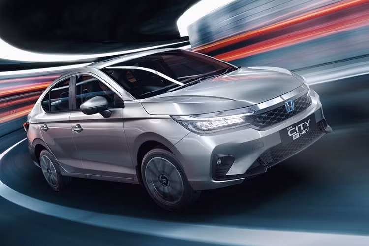 Nếu được áp dụng những thay đổi tương tự xe ở Ấn Độ, Honda City 2023 khi về đên thị trường Việt Nam dự kiến sẽ tăng giá bán. Hiện tại, mẫu xe này có giá từ 529 - 599 triệu đồng cho 3 phiên bản.