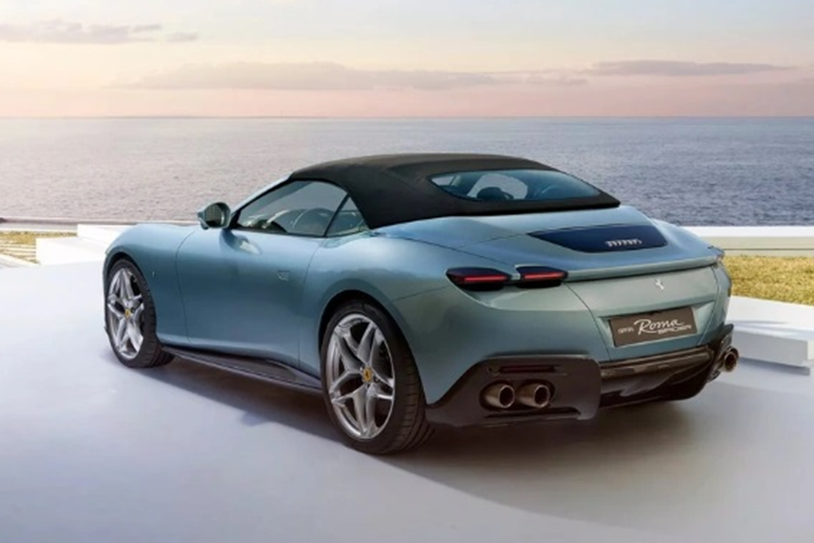 Tại Việt Nam, hiện nay có khoảng 5 chiếc Ferrari Roma, bao gồm 2 chiếc nhập khẩu bởi đơn vị tư nhân và còn lại do nhà phân phối chính hãng đưa về. Giá bán sau thuế của mẫu xe này hiện dao động ở mức 21 - 23 tỷ đồng.