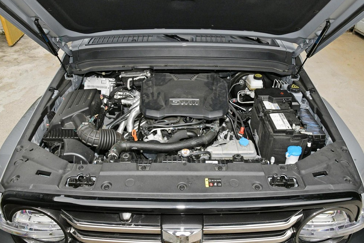 Khi nói đến từ off-road, mọi người sẽ hình dung nó là thú vị, mạo hiểm, khó chăm sóc, không được tiện nghi và sang trọng, nhưng với sự ra mắt của Tank 300, nó đã cho chúng ta thấy rằng xe còn có tính đến sự thoải mái, sang trọng và khả năng vượt địa hình.