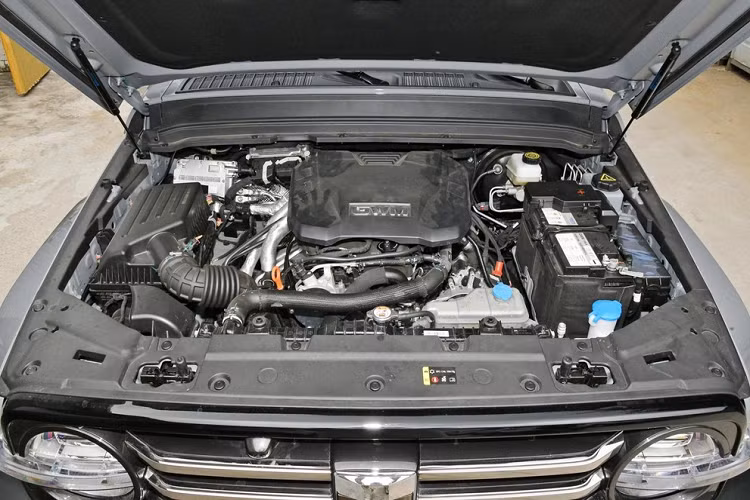 Khi nói đến từ off-road, mọi người sẽ hình dung nó là thú vị, mạo hiểm, khó chăm sóc, không được tiện nghi và sang trọng, nhưng với sự ra mắt của Tank 300, nó đã cho chúng ta thấy rằng xe còn có tính đến sự thoải mái, sang trọng và khả năng vượt địa hình.