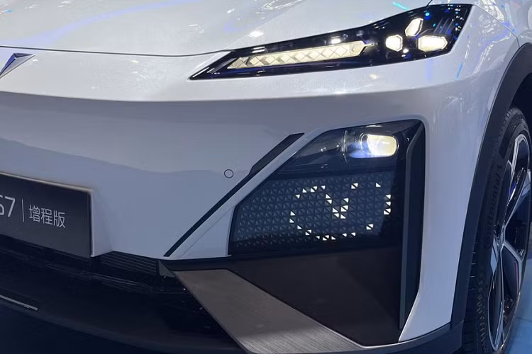 Khách sở hữu xe Changan Deepal S7 có thể tùy biến hình này rất phong phú, thế mới thấy, các hãng xe Trung Quốc luôn tạo ra sự khác biệt so với phần đông còn lại.