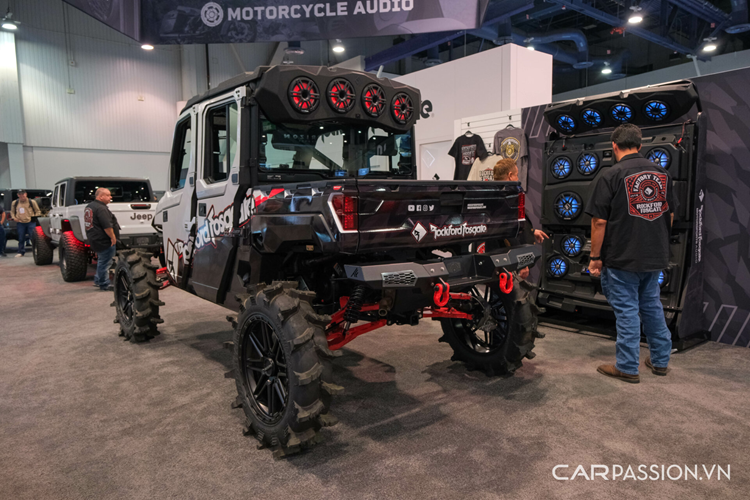 Và khi Sema Show sắp kết thúc, Sema Fest sẽ mở cửa, quy tụ những người đam mê từ thế giới âm nhạc và ô tô trong hai ngày âm nhạc, đua xe thể thao và văn hóa ô tô với 22 môn thể thao đa dạng. Các tiết mục âm nhạc trên hai sân khấu, các màn trình diễn từ Formula DRIFT, Hoonigan và Nitro Circus, trò chơi điện tử và hơn thế nữa.