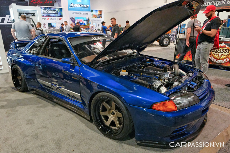 Đồng thời chiêu mộ nhiều người gia nhập ngành công nghiệp máy bay và toàn bộ ngành sản xuất phim ảnh và video của Mỹ. Ngành này đi đầu trong việc áp dụng các chính sách và công nghệ giúp giảm lượng khí thải từ phương tiện giao thông, thúc đẩy các doanh nghiệp đi đầu trong việc thay đổi và đổi mới