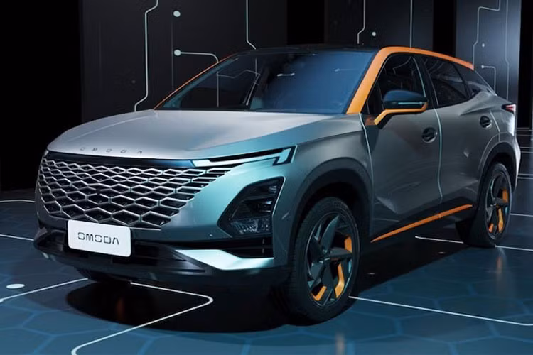 Cung cấp sức mạnh cho chiếc SUV này là 2 loại động cơ xăng: Thứ nhất là động cơ xăng 4 xi-lanh, tăng áp, dung tích 1.5L, sản sinh công suất tối đa 156 mã lực và mô-men xoắn cực đại 230 Nm. Động cơ này đi với hộp số tự động biến thiên vô cấp CVT. Thứ hai là động cơ xăng 4 xi-lanh, tăng áp, dung tích 1.6L, tạo ra công suất tối đa 197 mã lực và mô-men xoắn cực đại 290 Nm. Động cơ này đi kèm hộp số tự động ly hợp kép 7 cấp.