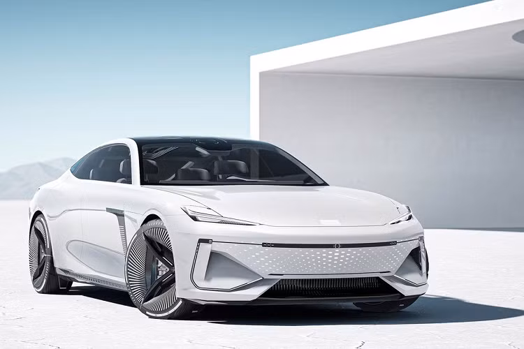 Phía Changan không chỉ đích danh mẫu xe nào của mình bị Galaxy Light nhái thiết kế mà chỉ đưa ra nội dung: “Sau khi so sánh, người ta thấy rằng nguyên mẫu của Geely có nhiều điểm tương đồng với mẫu xe ý tưởng và các mẫu xe sản xuất hàng loạt của Changan Automobile, và nó bị nghi ngờ vi phạm quyền sở hữu trí tuệ của Changan Automobile.”