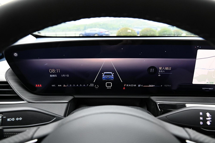 Về sức mạnh, xe mới có 2 loại động cơ là 1.5T và 2.0T, trong đó động cơ 4 xi-lanh, dung tích 1.5 lít có công suất cực đại 177 mã lực và mô-men xoắn cực đại 250 Nm, kết hợp với hộp số vô cấp CVT. 