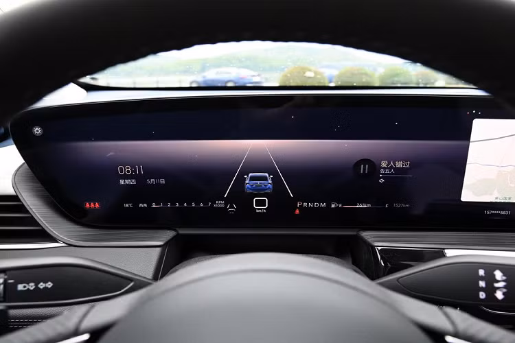 Về sức mạnh, xe mới có 2 loại động cơ là 1.5T và 2.0T, trong đó động cơ 4 xi-lanh, dung tích 1.5 lít có công suất cực đại 177 mã lực và mô-men xoắn cực đại 250 Nm, kết hợp với hộp số vô cấp CVT. 