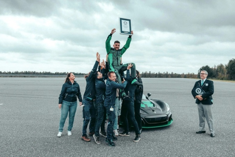 Đây cũng chính là nơi mà Rimac Nevera chạy điện từng phá vỡ 23 kỷ lục về tốc độ và khả năng tăng tốc từ đầu năm đến nay. Nevera là mẫu xe thể thao thuần điện được sản xuất bởi thương hiệu Rimac đến từ đất nước Croatia.