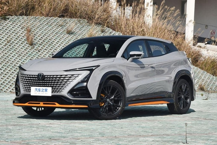 Trong khi chưa rõ Changan Uni-T tại Trung Quốc khi nào mới được bán tại Việt Nam thì phiên bản 2023 của mẫu xe này đã liên tục được giới thiệu ở nhiều nước, gần đây nhất chính là việc Changan Uni-T đã được giới thiệu và bán tại quê nhà.