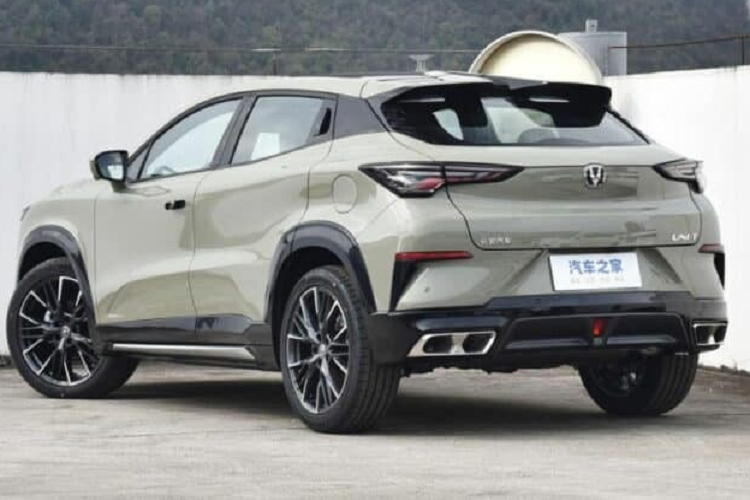 Theo như thông báo của hãng Changan cho biết, phiên bản Uni-T 2023 là được ra mắt tại Trung Quốc với mức giá từ 115.900 – 139.900 nhân dân tệ, tương đương 16.800 – 20.300 đô la, hay từ 400 triệu đến 485 triệu đồng, mức giá này đã được điều chỉnh giảm gần 80 triệu đồng so với bản cũ.