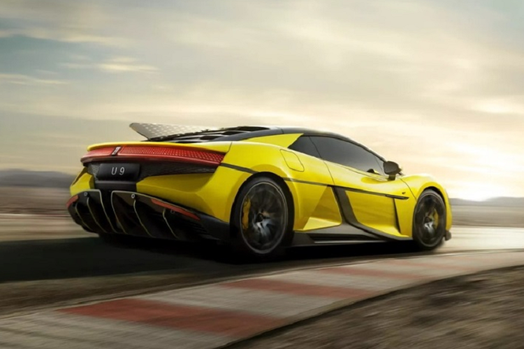 Khi bán ra thị trường siêu xe điện YangWang U9 sẽ cạnh tranh trực tiếp với đối thủ GAC Aion Hyper Hyper SSR tại thị trường Trung Quốc.