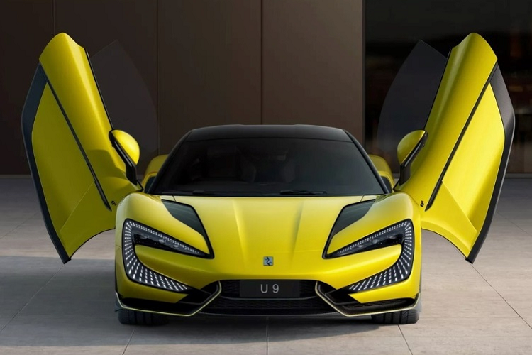 Hiện tại thông số kỹ thuật cũng như nội thất của xe vẫn đang được BYD giữ kín. Dự kiến, giá xe YangWang U9 2023 sẽ có khoảng 1 triệu NDT (tương đương 3,4 tỷ đồng).