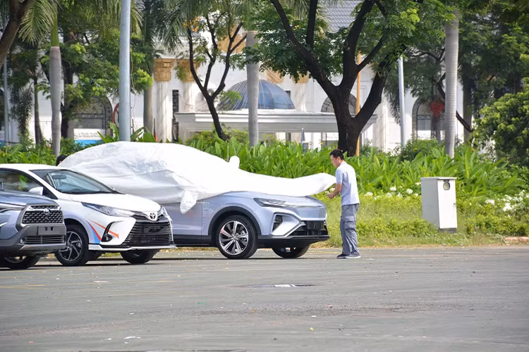 Chiếc MG4 từng trưng bày tại triển lãm VMS 2022 dùng mô-tơ điện mạnh 170 mã lực và 250 Nm, kết hợp với pin 51 kWh cùng hệ dẫn động cầu sau. Xe có thể tăng tốc từ 0-100 km/h trong 8,5 giây, đạt vận tốc tối đa 161 km/h và chạy được 350 km sau khi sạc đầy pin. Xe có thể dùng sạc nhanh DC, giúp tăng dung lượng pin từ 10% lên 80% trong thời gian 40 phút. Thời gian sạc đầy pin bằng sạc chậm AC 7 kW là 7,5 giờ.