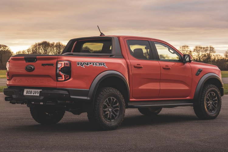 Bước sang thế hệ mới, dòng xe bán tải này được cải tiến cả về thiết kế, trang bị lẫn động cơ. Nhờ đó, sức hút của Ford Ranger nói chung và Ranger Raptor nói riêng ở thị trường này cũng tăng lên.