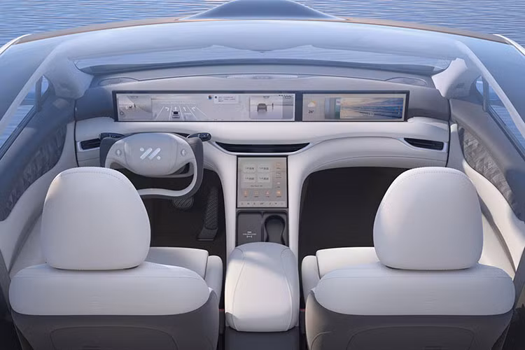 Được định vị là một chiếc SUV coupe, kích thước của IM LS6 bao gồm chiều dài, chiều rộng và chiều cao là 4904/1988/1669 mm, chiều dài cơ sở 2.950 mm, lớn hơn NIO ES6 có kích thước 4854/1995/1703 mm và chiều dài cơ sở là 2.915 mm. IM LS6 được trang bị nửa vô lăng.