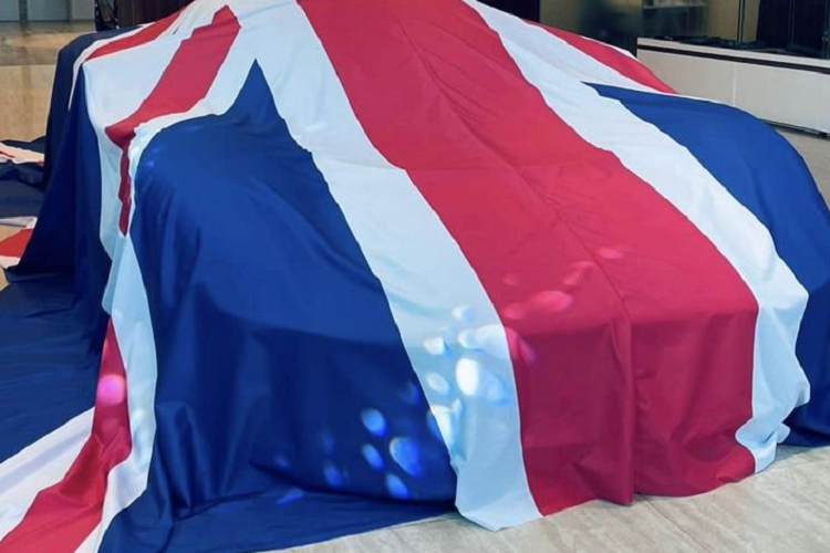 Được biết, chỉ có 999 xe Aston Martin Valhalla được sản xuất trên toàn cầu theo thông báo của hãng xe Anh quốc và họ hiện đang đưa Valhalla đi vòng quanh thế giới để ra mắt với các khách hàng nhưng chưa rõ đại lý trong nước đã lên lịch mang siêu phẩm này về nước giới thiệu hay chưa